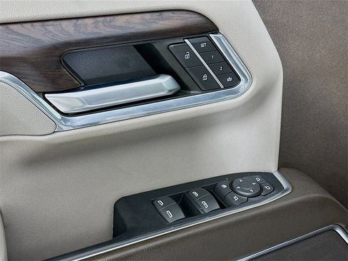 Used 2023 GMC Sierra 1500 SLT w/ X31 Off-Road Package image 21