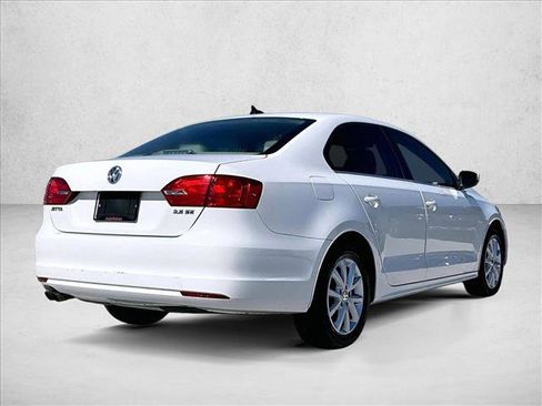Used 2013 Volkswagen Jetta SE image 2