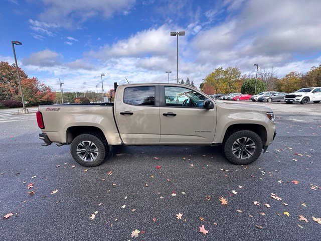 Used 2022 Chevrolet Colorado Z71 AWD/4WD image 2