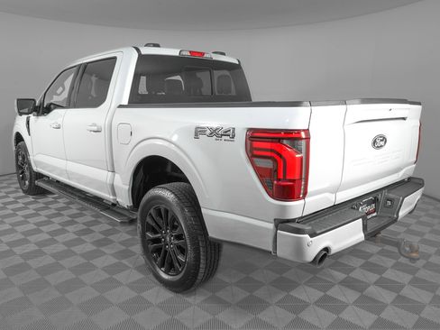 Used 2025 Ford F150 Lariat w/ Equipment Group 501A Mid image 9