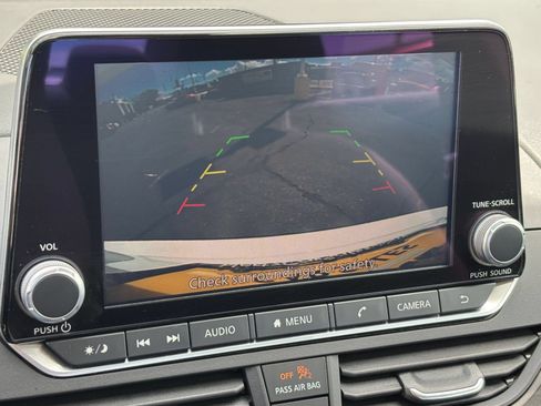 Used 2025 Nissan Altima 2.5 SV FWD image 20