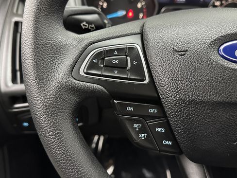Used 2016 Ford Focus SE w/ SE Power Seat Package image 21