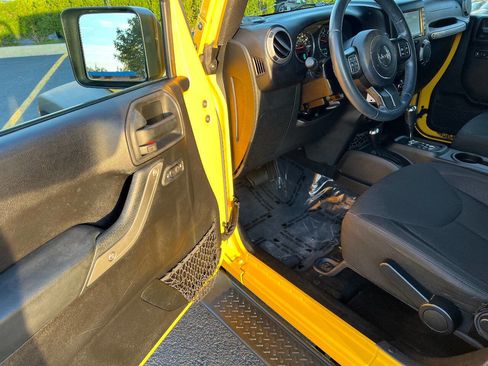 Used 2015 Jeep Wrangler Unlimited Sport w/ Quick Order Package 24S image 19