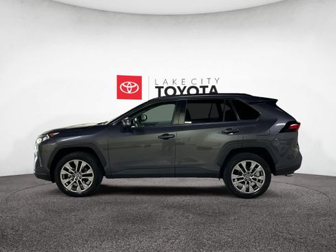 Used 2021 Toyota RAV4 XLE Premium image 2