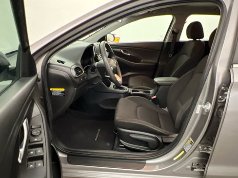 Used 2020 Hyundai Elantra GT image 15