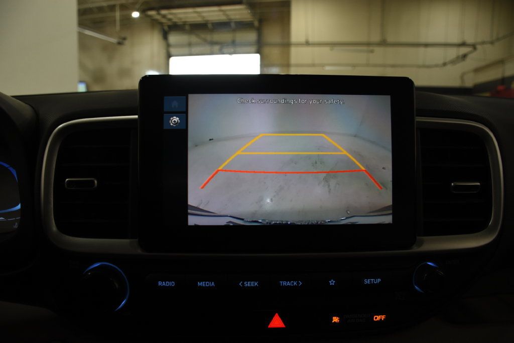 Certified 2025 Hyundai Venue SEL FWD image 24