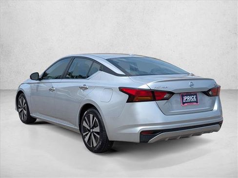 Used 2022 Nissan Altima 2.5 SV FWD image 8