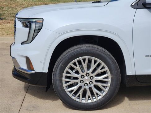 New 2026 GMC Acadia Denali image 5