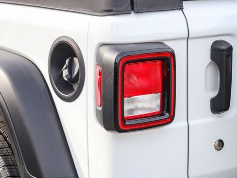 Used 2022 Jeep Wrangler Sport image 10