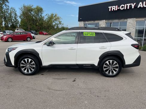 Used 2023 Subaru Outback Limited AWD/4WD image 3