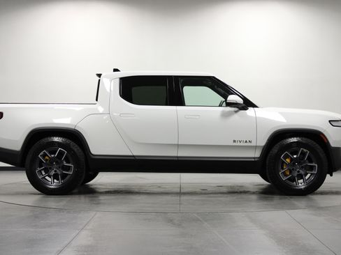 Used 2022 Rivian R1T Adventure image 3