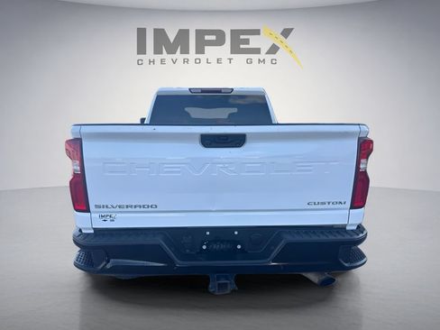 Used 2021 Chevrolet Silverado 2500 Custom w/ Custom Value Package AWD/4WD image 4