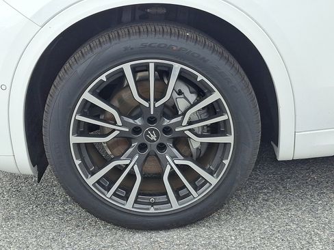 Certified 2025 Maserati Grecale Modena AWD/4WD image 19