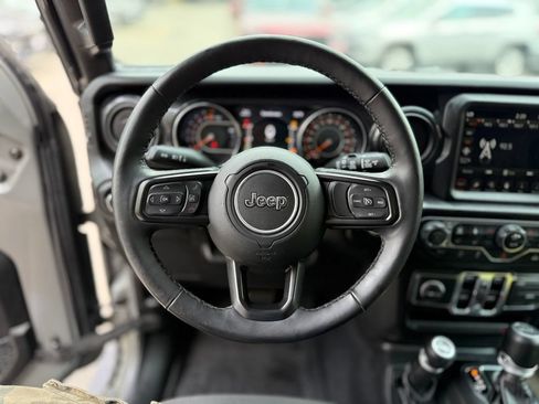 Used 2022 Jeep Wrangler Unlimited Sport AWD/4WD image 6