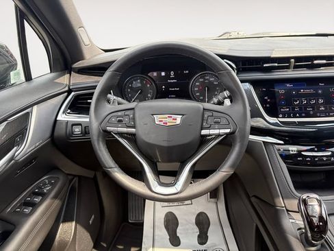 Certified 2023 Cadillac XT6 Sport w/ Technology Package AWD/4WD image 12