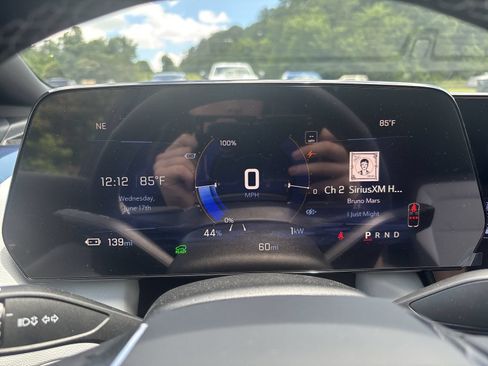 Used 2025 Chevrolet Equinox EV LT w/ Convenience Package FWD image 15