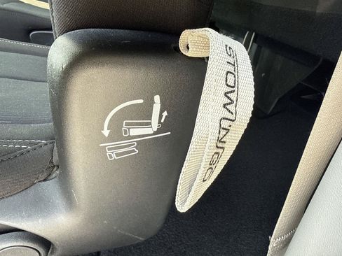 Used 2023 Chrysler Voyager LX FWD image 16