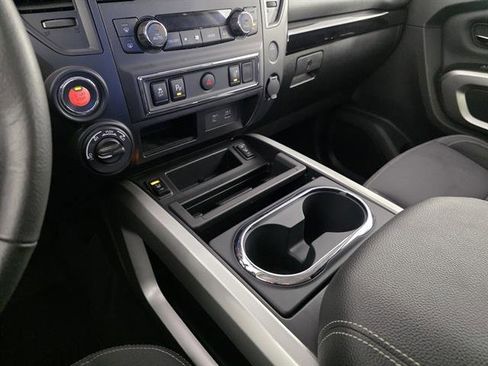 Used 2024 Nissan Titan SV w/ SV Convenience Package image 36