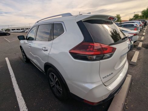 Used 2019 Nissan Rogue SV w/ Sun & Sound Touring Package image 6