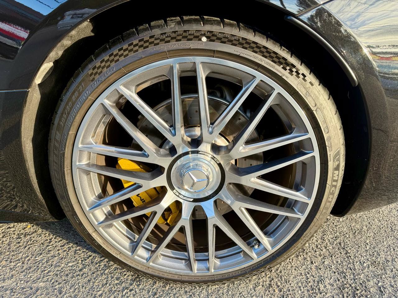 Used 2022 Mercedes-Benz SL 63 AMG 4MATIC w/ Driver Assistance Package image 10