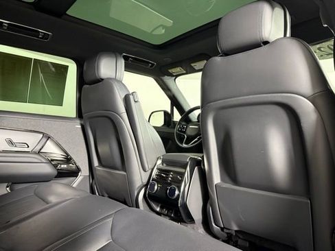 Used 2025 Land Rover Range Rover Sport SE AWD/4WD image 29