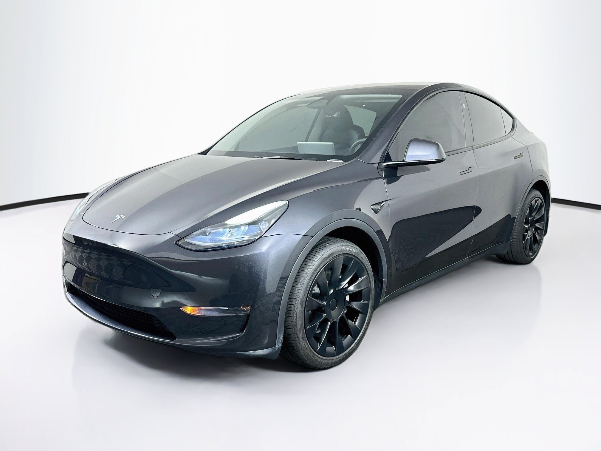 Used 2024 Tesla Model Y Long Range AWD/4WD image 3