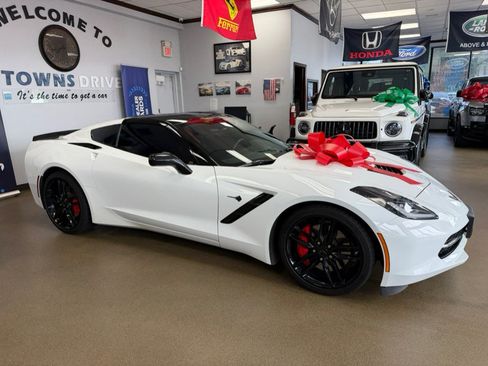 Used 2016 Chevrolet Corvette Stingray Coupe RWD image 8