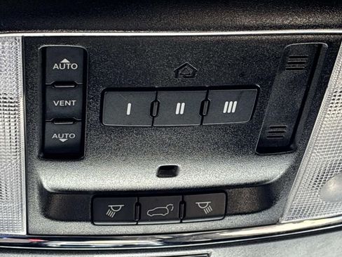 Certified 2021 Jeep Grand Cherokee Laredo X AWD/4WD image 36