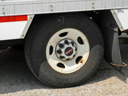 Used 2019 GMC Savana 3500 Van Cab-Chassis 2D w/ Power Convenience Package image 44