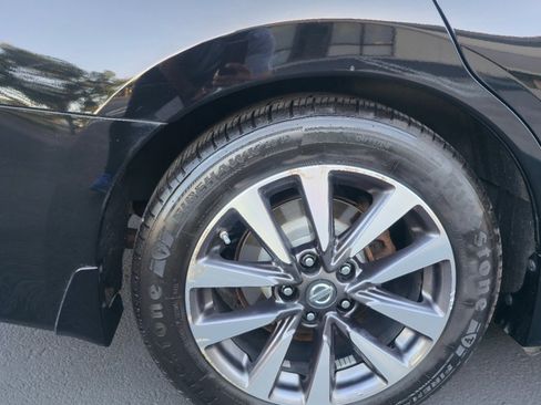 Used 2016 Nissan Altima 2.5 SV FWD image 5