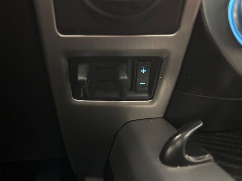 Used 2018 Ford F150 Platinum w/ Equipment Group 701A Luxury image 40