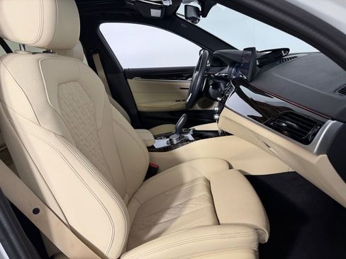 Used 2023 BMW 530i w/ Convenience Package image 32