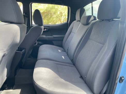 Used 2019 Toyota Tacoma TRD Sport w/ Technology Package RWD image 17