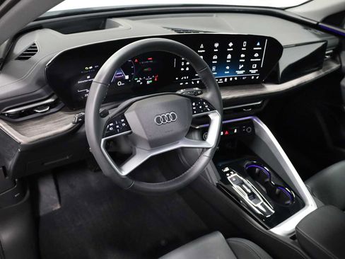 Certified 2025 Audi Q5 Premium w/ Premium Plus AWD/4WD image 4