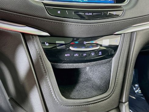 Used 2019 Cadillac XT5 Luxury image 16