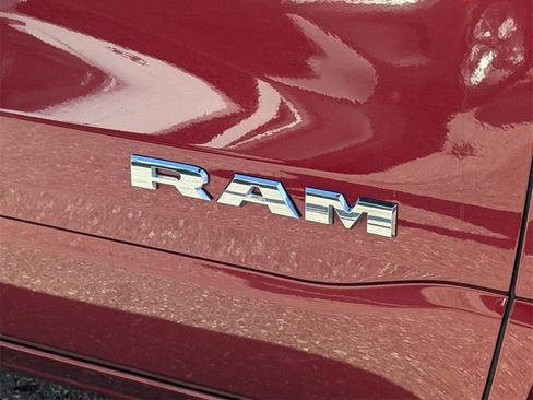 Used 2025 RAM 1500 Laramie image 10