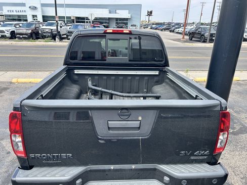 Used 2020 Nissan Frontier SV w/ Midnight Edition Floor Mats AWD/4WD image 3