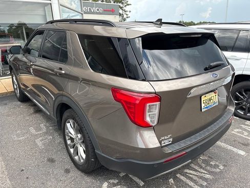 Used 2021 Ford Explorer XLT w/ Equipment Group 202A RWD image 4