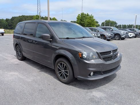 Used 2016 Dodge Grand Caravan R/T FWD image 1