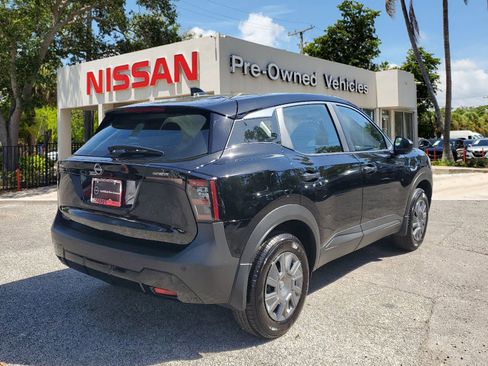 Certified 2025 Nissan Kicks S image 4