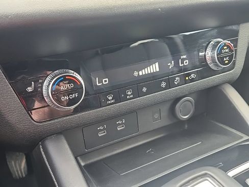Used 2025 Mitsubishi Outlander SE FWD image 28