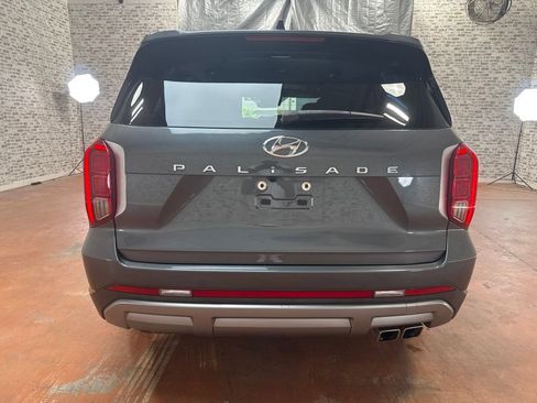Used 2023 Hyundai Palisade SEL FWD image 6