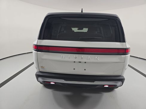 Used 2023 Rivian R1S Adventure image 4