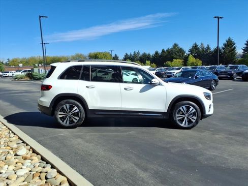 New 2025 Mercedes-Benz GLB 250 4MATIC image 7