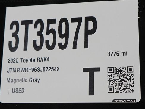 Used 2025 Toyota RAV4 XLE image 29