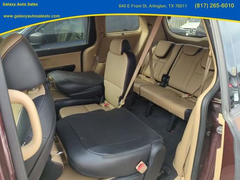 Used 2016 Kia Sedona EX image 9