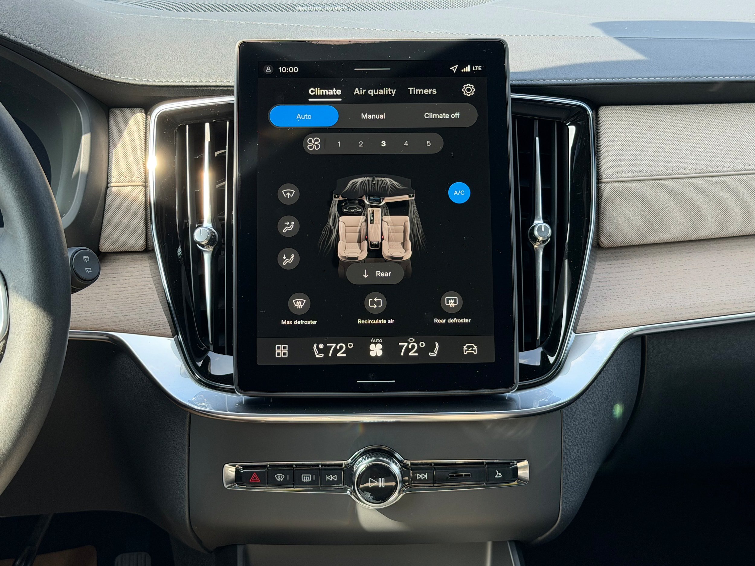 New 2026 Volvo XC90 T8 Plus w/ Protection Package Premier AWD/4WD image 13