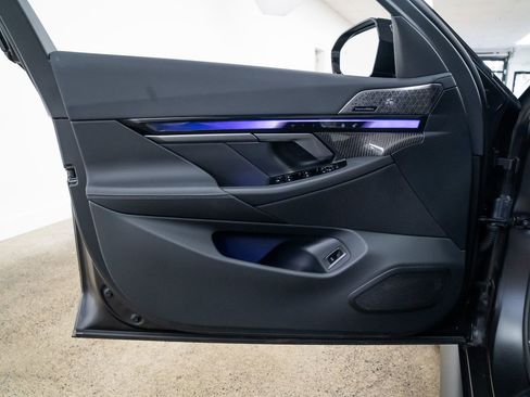 Used 2025 BMW M5 Touring AWD/4WD image 19