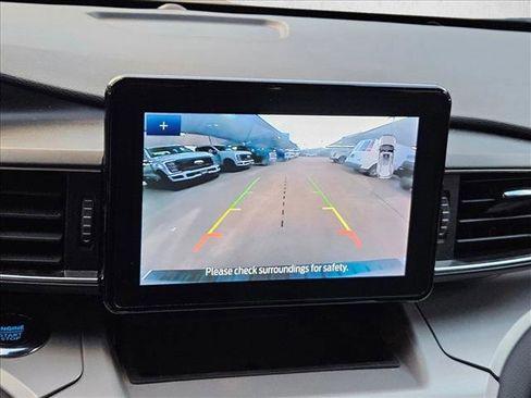 Used 2023 Ford Explorer XLT w/ Equipment Group 202A AWD/4WD image 13