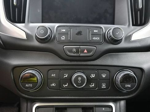 Used 2024 GMC Terrain SLT AWD/4WD image 26